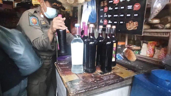 Tempat Jual Miras Berkedok Warung Kelontong di Warakas Dirazia Satpol PP, Ratusan Botol Diamankan