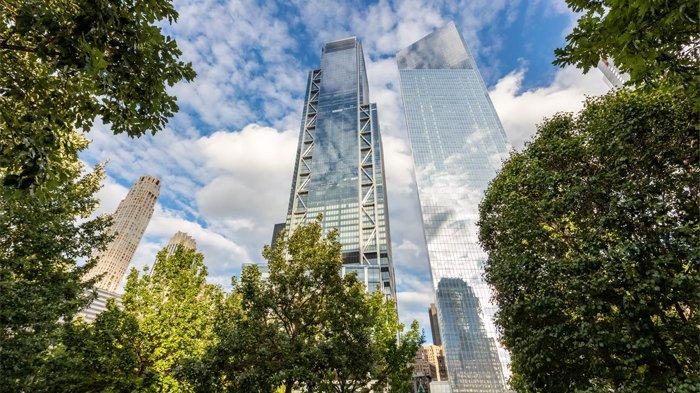 Suasana kompleks One Trade Center di New York saat ini.