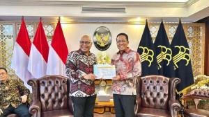 Akhmad-Munir-bertemu-dengan-Menteri-Hukum-Supratman-Andi-Agtas.jpg