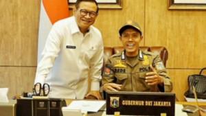 BERTEMU-GUBERNUR-DKI-Satpol-PP-viral-yang-jago-berbahasa-Inggris-Dede-Wahyudi-alias-Mr-Dede.jpg