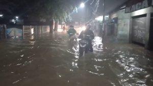 Banjir-yang-merendam-Jalan-Bantar-Jati-Kelurahan-Setu-Minggu-752023.jpg