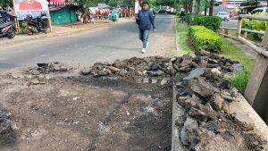 Baut-konstruksi-diduga-dicuri-konstruksi-jembatan-Cipendawa-Bekasi-4.jpg