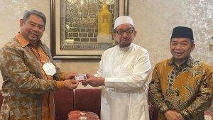 Darajat-Hidayat-bersama-Salim-Segaf-Aljufri-dan-Jazuli-Juwaini.jpg