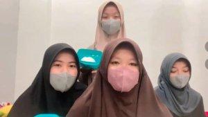 Empat-orang-santri-melayangkan-protes-di-media-sosial-TikToknya-karena-diberi-makanan-basi.jpg