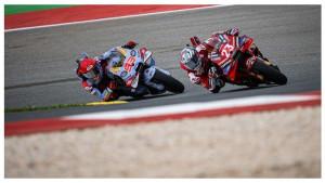 Enea-Bastianini-kanan-dan-Marc-Marquez-kiri.jpg