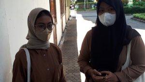 Firli-dan-Anggun-dua-peserta-tes-UTBK-SNBT-2023-di-kampus-UI-Salemba-Jumat-1252023.jpg