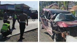 Insiden-kecelakaan-hari-ini-di-Probolinggo-truk-boks-kuning-ngebut-menyebabkan-tabrakan-beruntun.jpg