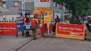 JUAL-AKSESORIS-Kosongnya-stok-BBM-membuat-pegawai-SPBU-Shell.jpg