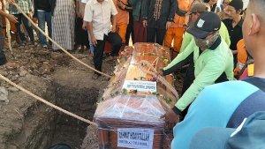 Jenazah-Rahmat-Hidayatullah-31-kebakaran-pabrik-pakan-ternak.jpg