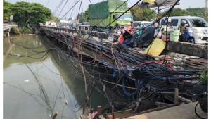 KABEL-SEMRAWUT-Kabel-semrawut-marak.jpg