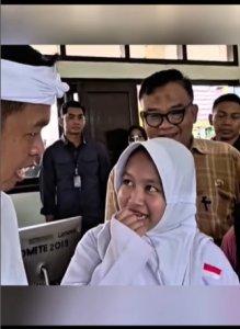 KDM-sidak-ke-SMAN-1-Cikampek.jpg