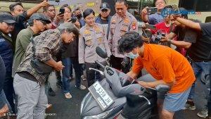 KEMBALIKAN-MOTOR-CURIAN.jpg