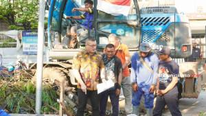 KENT-TINJAU-PROYEK-kedoya.jpg