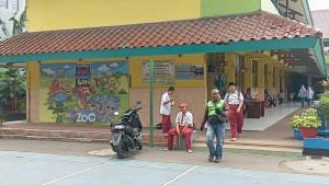 KERACUNAN-MBG-Tampak-SDN-Gedong-01-di-Pasar-Rebo-bj.jpg