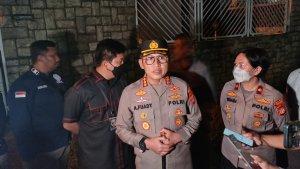 Kapolres-Metro-Depok-Kombes-Ahmad-Fuady-di-rumah-lokasi-penemuan-jasad-ibu-dan-anak-tengkorak.jpg