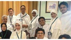 Keluarga-Anies-Baswedan-dan-Ganjar-Pranowo-saat-beribadah-haji.jpg