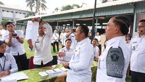 Kepala-Kanwilkumham-DKI-Jakarta-Ibnu-Chuldun-saat-meninjau-proses-simulasi.jpg