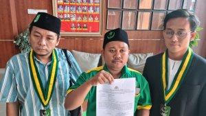 Ketua-Bidang-Hukum-dan-HAM-PB-SEMMI-Gurun-Arisastra-melaporkan-artis-TikTok-Oklin-Fia.jpg
