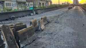Lokasi-puing-beton-yang-berserakan-di-flyover-Pesing-Jalan-Daan-Mogot-Jakarta-Barat.jpg