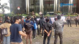 Massa-Aliansi-Pemuda-Peduli-Rakyat-Indonesia-APPRI-menggelar.jpg