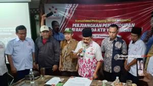 PEDAGANG-TOLAK-RAPERDA-KTR.jpg