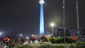 PETUGAS-ANGKUT-SAMPAH-DI-MONAS.jpg