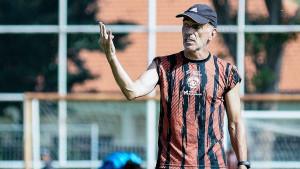 Pelatih-Fernando-Valente-dipecat-arema.jpg