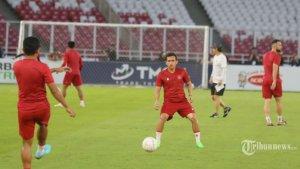 Pemain-Timnas-Indonesia-melakukan-latihan-di-Stadion-Utama-Gelora-Bung-Karno.jpg