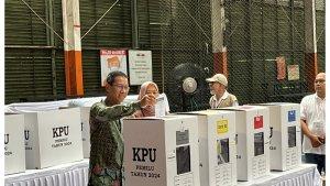 Pj-Gubernur-DKI-Heru-Budi-Hartono-di-TPS-055.jpg