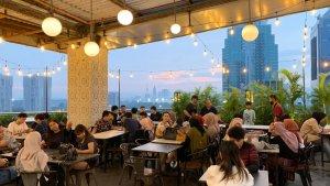 Plangi-Sky-Dining-di-Plaza-Semanggi.jpg