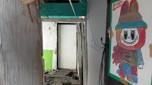 RUMAH-SUAMI-BAKAR-ISTRI.jpg