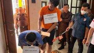 Rekonstruksi-kasus-anak-bunuh-ibu-dan-aniaya-bapak-kandung-di-Kota-Depok-Kamis-3182023-1.jpg