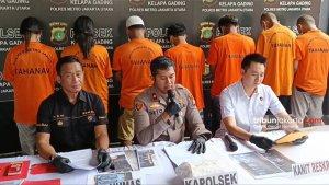 SINDIKAT-PROSTITUSI-Polsek-Kelapa-Gading-mengungkap-prakt.jpg