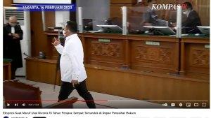 Setelah-vonis-dibacakan-hakim-dan-persidangan-selesai-Kuat-Maruf.jpg