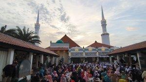 Suasana-Masjid-Jami-Keramat-Luar-Batang-di-Penjaringan-Jakarta-Utara.jpg