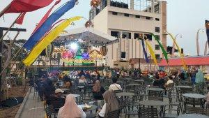 Suasana-Pasar-Senggol-yang-digelar-di-Summarecon-mall-Bekasi-Sabtu-2392203.jpg