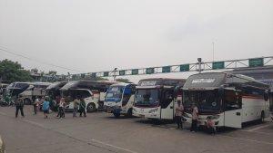 Suasana-arus-mudik-sepekan-jelang-lebaran-di-Terminal-Induk-Bekasi-g.jpg
