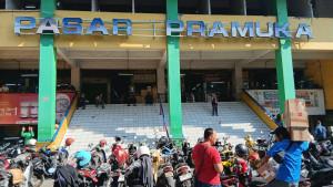 Tampak-depan-Pasar-Obat-Pramuka-di.jpg