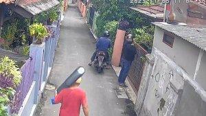 Tangkapan-layar-rekaman-CCTV-di-Jalan-Jelita-Kramat-Jati-Minggu-5112023.jpg