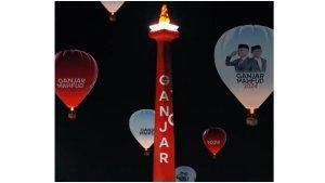 Tangkapan-layar-video-viral-di-media-sosial-balon-udara-Ganjar-Mahfud-terbang-di-kawasan-Monas.jpg