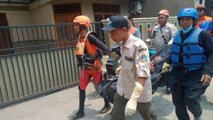 Tim-SAR-gabungan-mengevakuasi-jenazah-bocah-laki-laki-berinisial-F-7.jpg