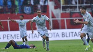 Tyronne-Del-Pino-gol-ke-arema.jpg