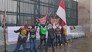 Unjuk-rasa-Massa-ojol-yang-tergabung-dalam-Gabungan-Aksi-Roda-Dua.jpg