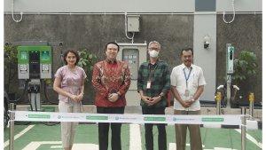 Utomo-Chargeplus-dan-Kompas-Gramedia-Resmikan-SPKLU.jpg