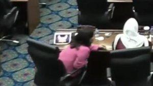 anggota-Fraksi-PDIP-DPRD-DKI-Jakarta-Cinta-Mega-game-slot-saat-rapat-paripurna-DPRD-DKI.jpg