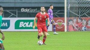 bek-naturalisasi-timnas-indonesia-jordi-amat-menguasai-bola-saat-bertanding-melawan-burundi.jpg