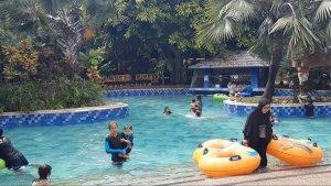 berlibur-ke-wahana-air-transera-waterpark-bekasi.jpg