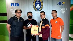 diky-soemarno-geruduk-pssi.jpg