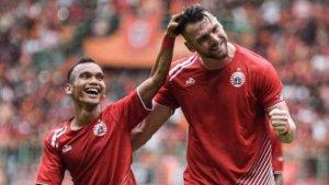 dua-pemain-persija-jakarta-riko-simanjuntak-dan-marko-simic.jpg