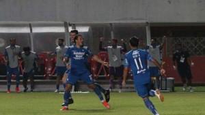 ezra-walian-persib.jpg